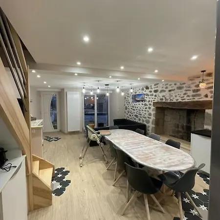 Joli Gite Au Coeur Du Cezallier 3etoiles Casa vacanze Landeyrat