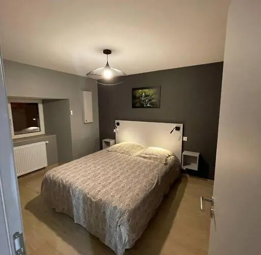 Дом отдыха Joli Gite Au Coeur Du Cezallier 3etoiles